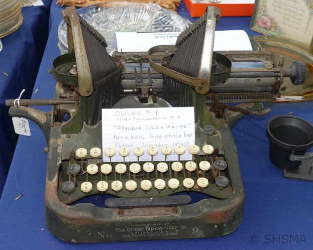 2015 For Sale - Vintage Typewritter