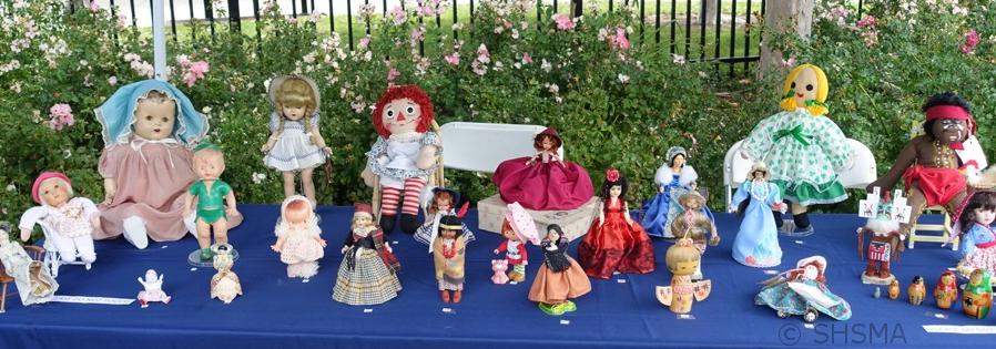 2015 Display of Vintage Dolls
