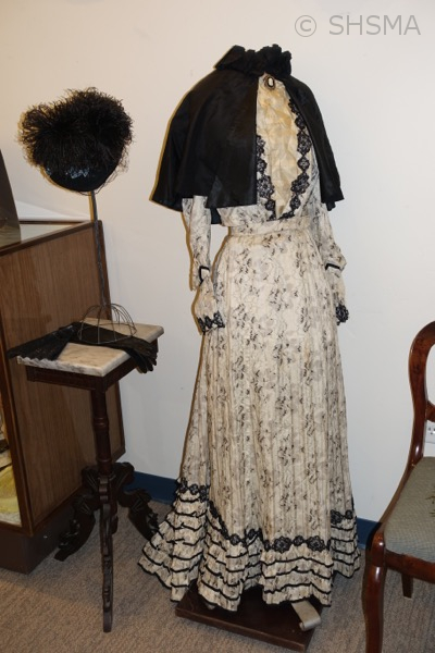 1890's dress and hat